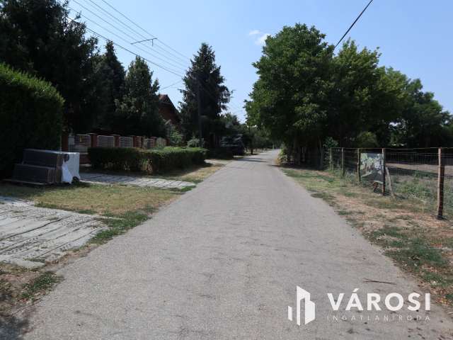 Szőreg kiváló részén, belterületi építési telek! 2