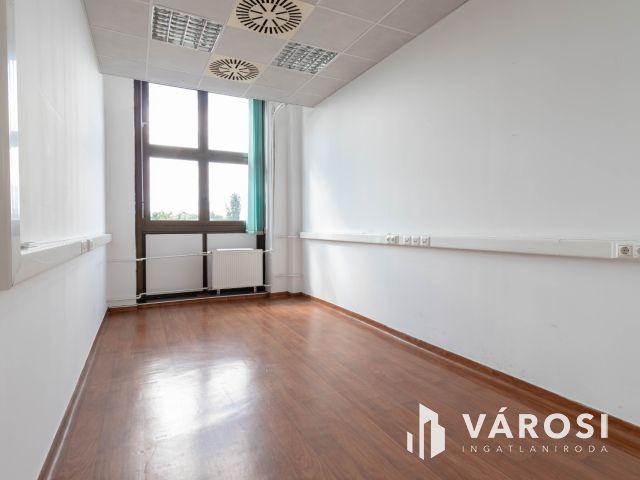 Csepel HÉV állomástól 2 percre 132 m2-es irodablokk kiadó