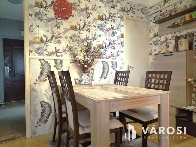 Eladó három szobás lakás!