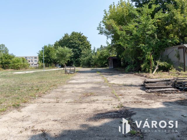 Ipari-logisztikai célokra alkalmas, 3498 m2-es telek, 15.ker
