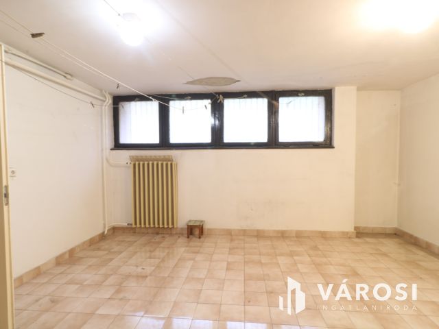 Irodának is alkalmas családi ház felsővároson!
