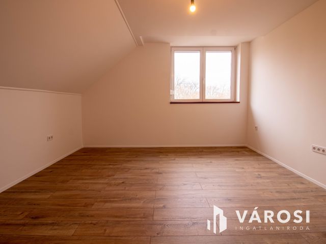 Új Építésű, A+++ Energiabesorolású Ikerház Fél Zsámbékon