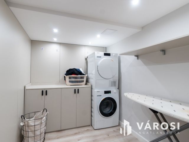 Exkluzív családi ház Tiszaföldvár szívében