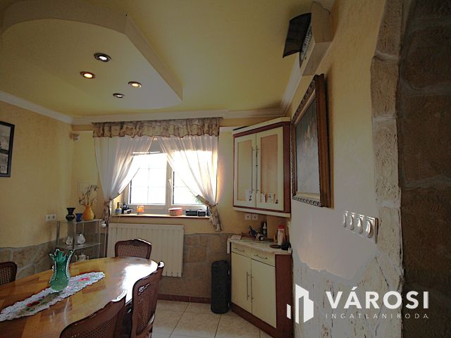 Igényesen felújított családi ház Salgótarjánban