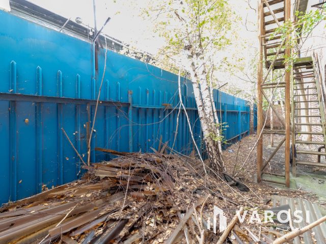 3018 m2-es raktár eladó a XXI. ker-ben, Csepel ipari részén