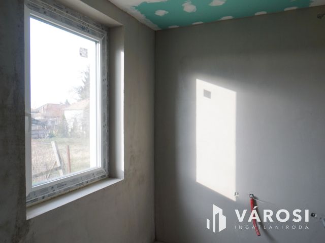 Műszakilag felújított lakás Padragkúton garázzsal