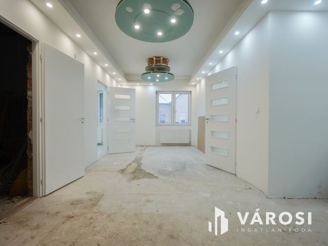 Felújítás alatt lévő családi ház Rákoscsabán!