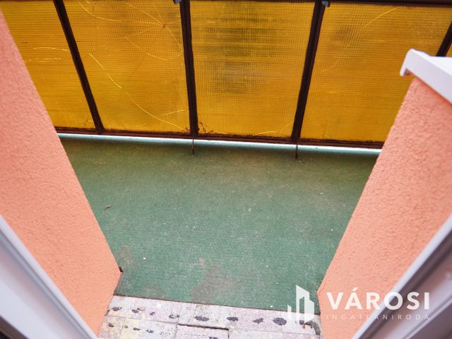 Kodály utcában első emeleti, erkélyes lakás