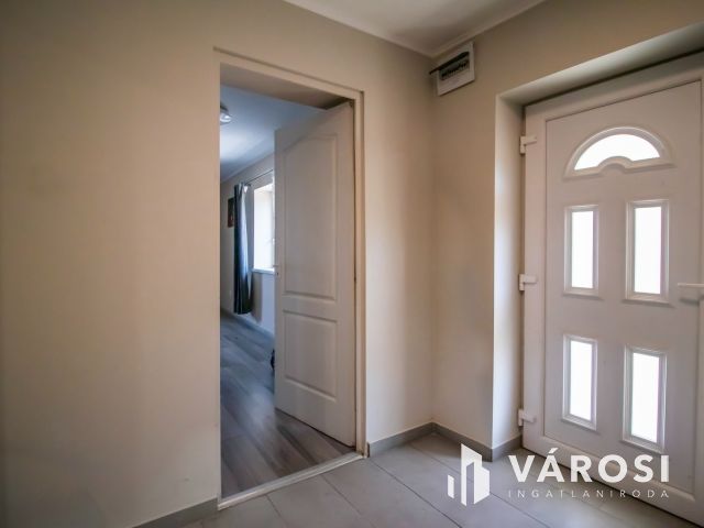 Frissen felújított 3 szobás velencei családi ház