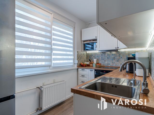 Csorba csííííík ..... (eladó panel lakás)