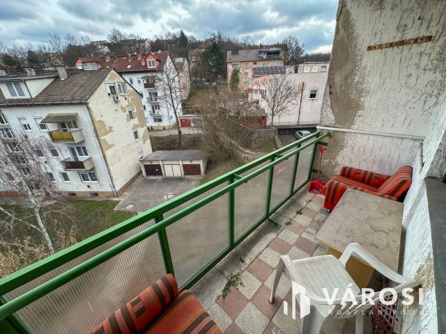 Munkás úton 2 szobás, erkélyes lakás eladó!