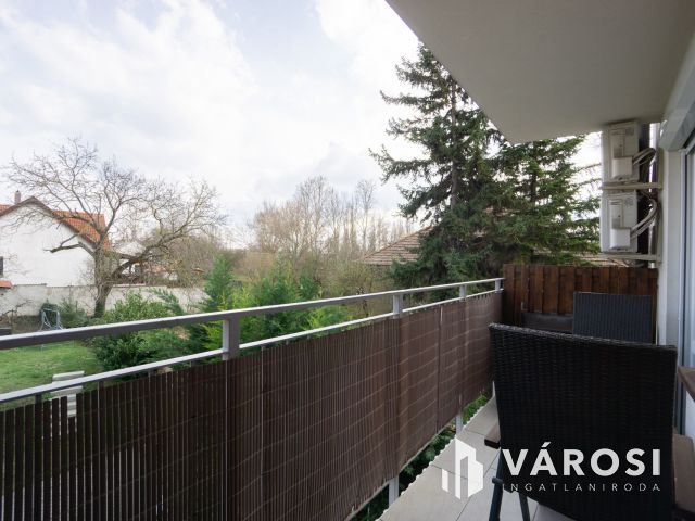 Nádorvárosban erkélyes nagy lakás, garázs lehetőséggel!