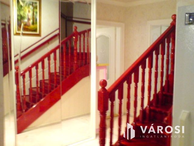 Privát élettér és wellnes-Exkluziv ház a Magdolnavölgyben