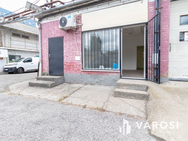 59 m2-es, klímás iroda saját raktárral és mosdóval kiadó