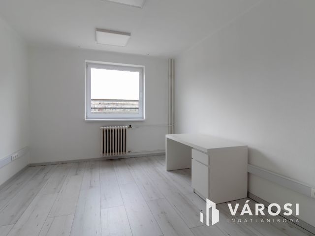 16 m2-es iroda kiadó Fáy utcai irodaépületben