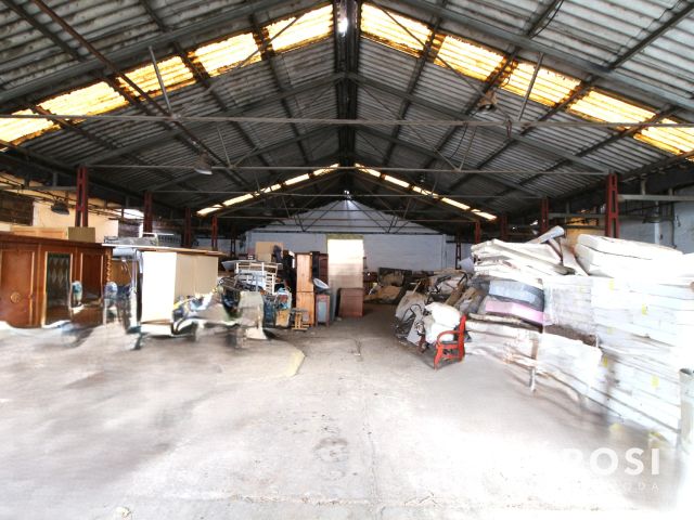 Eladó raktár, garázs, üzlethelység Dorog belvárosa mellett