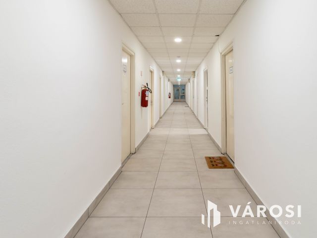 32 m2-es, földszinti iroda kiadó Fáy utcai irodaépületben