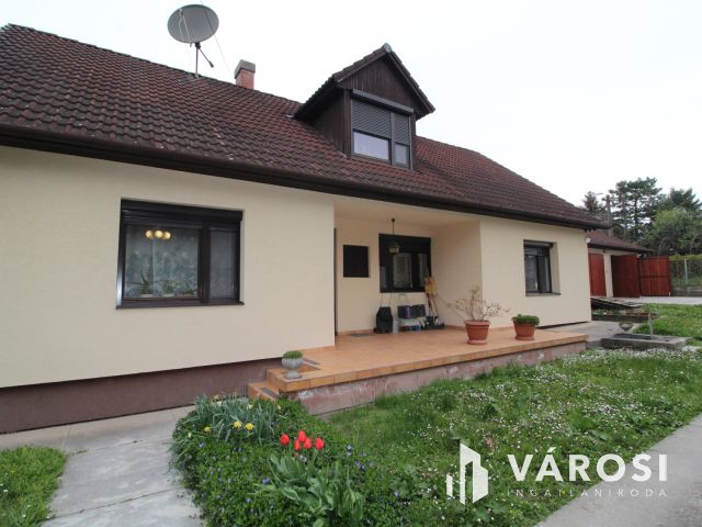 Családi ház zöldövezetben a Kurca partján