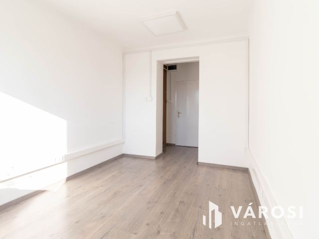 2. emeleti, 16 m2-es iroda kiadó Fáy utcai irodaépületben