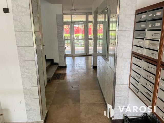 Remek elhelyezkedéssel a Kiscelli utcában!
