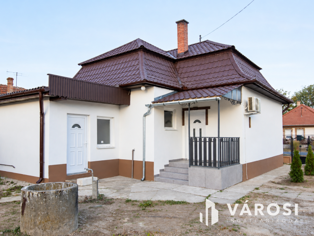 Felújított családi ház, saroktelken, Zsámbokon